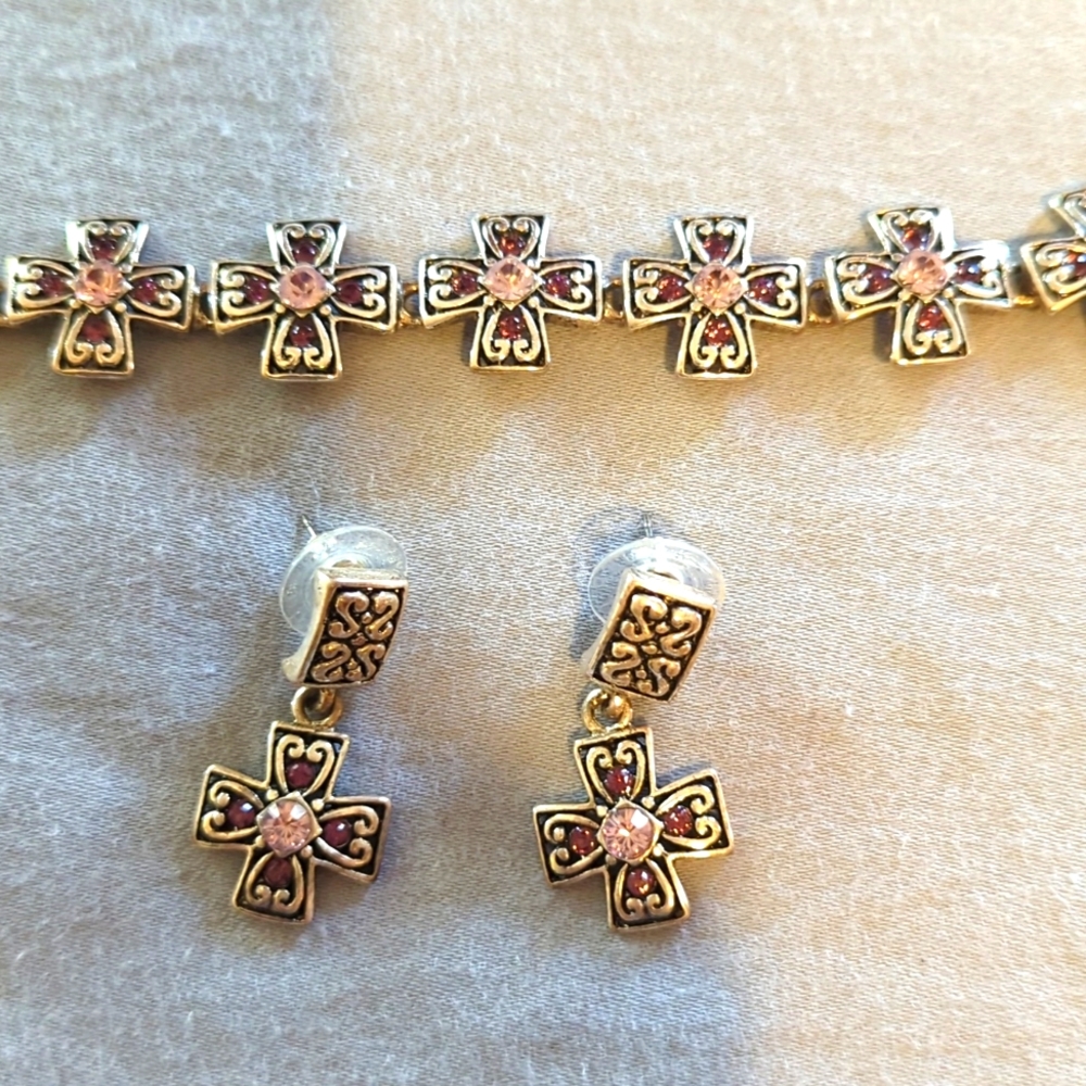 Premier Designs Bracelet and Earrings Set - Dark and Light Purple Stones. - Picture 2 of 4